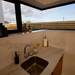 Elements * לאחארס